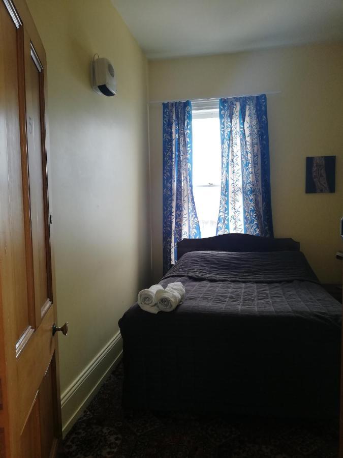 Empire Hotel Backpackers Oamaru Exteriör bild