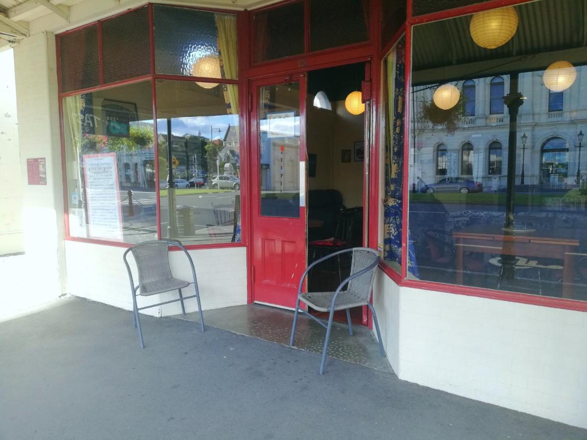 Empire Hotel Backpackers Oamaru Exteriör bild
