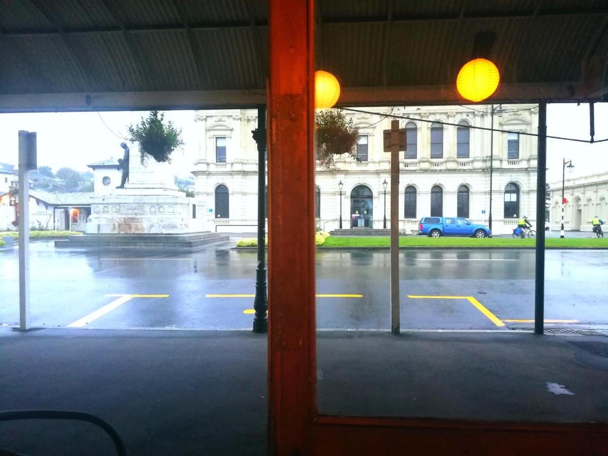 Empire Hotel Backpackers Oamaru Exteriör bild