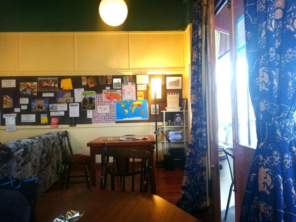 Empire Hotel Backpackers Oamaru Exteriör bild